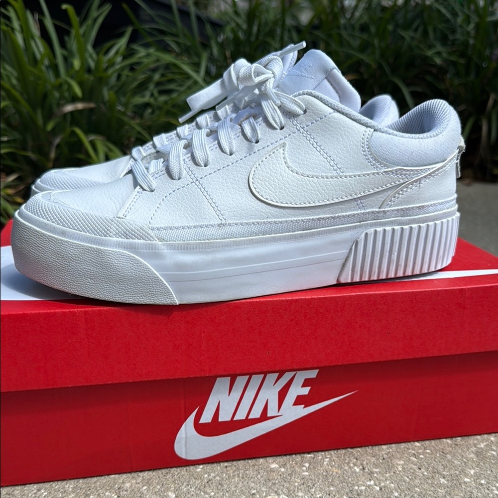 Nike Wom Court Legacy Lift White Sz 7.5